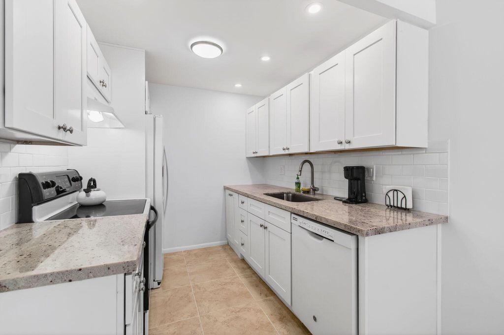 Photo of 3028 Guildford B #B, Boca Raton, FL 33434 (MLS # R11169085)