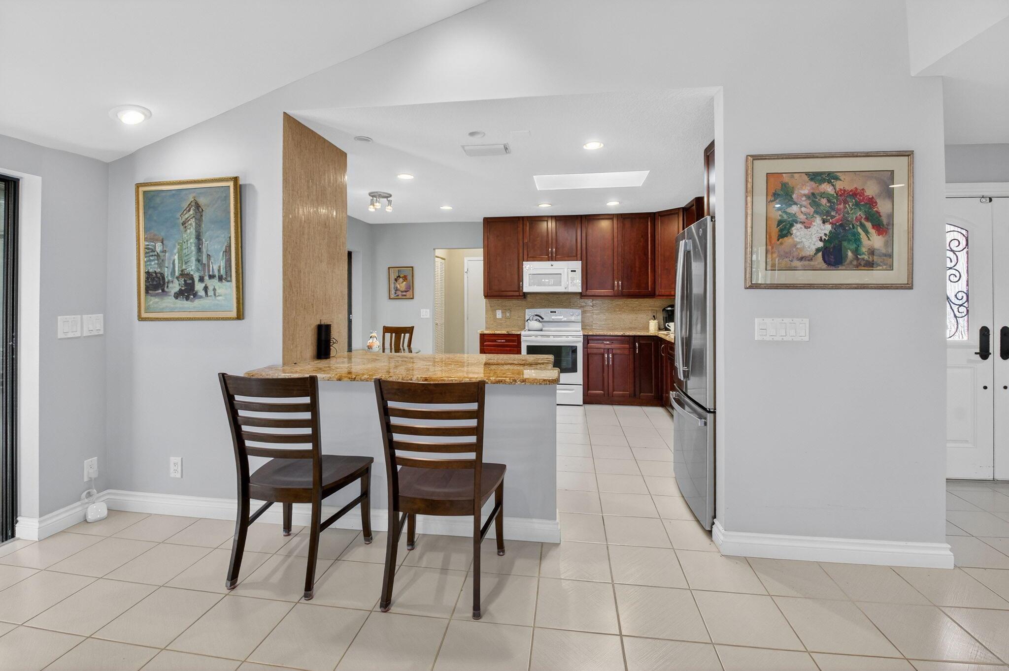 BRISTOL AT HUNTERS RUN CO - Residential