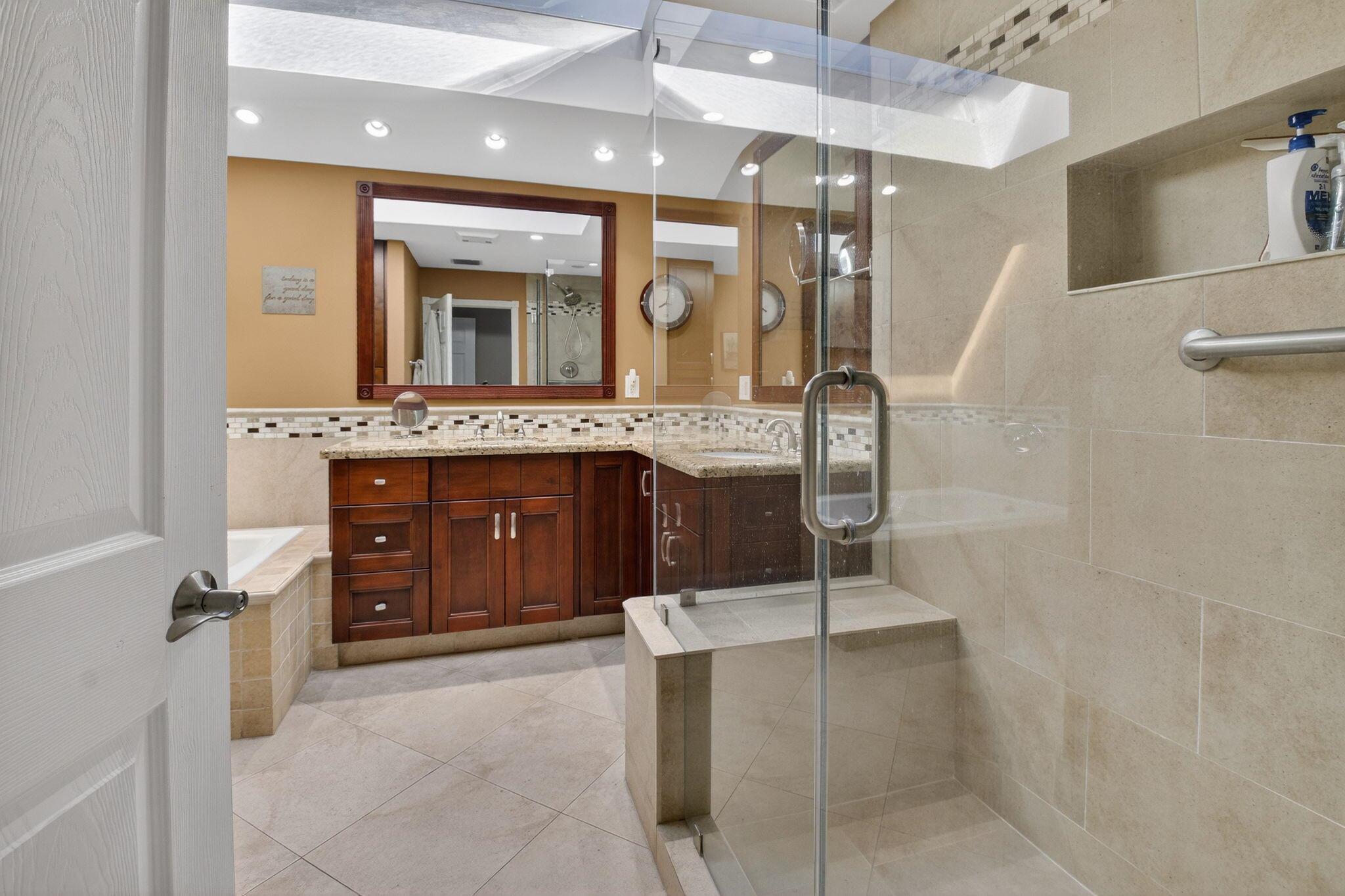 BRISTOL AT HUNTERS RUN CO - Residential