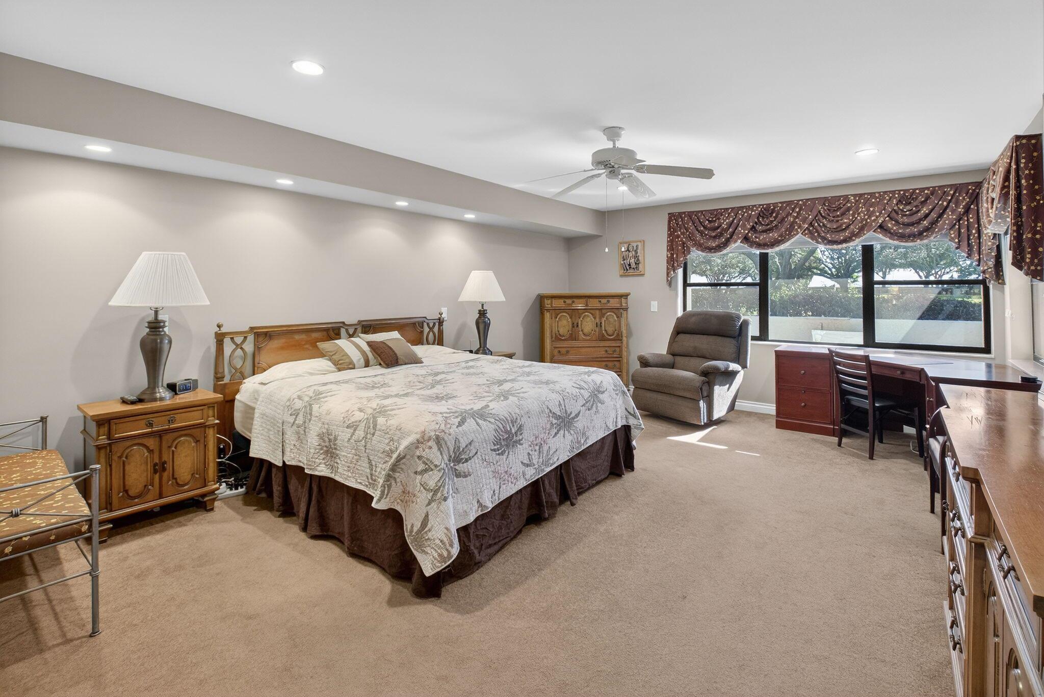 BRISTOL AT HUNTERS RUN CO - Residential