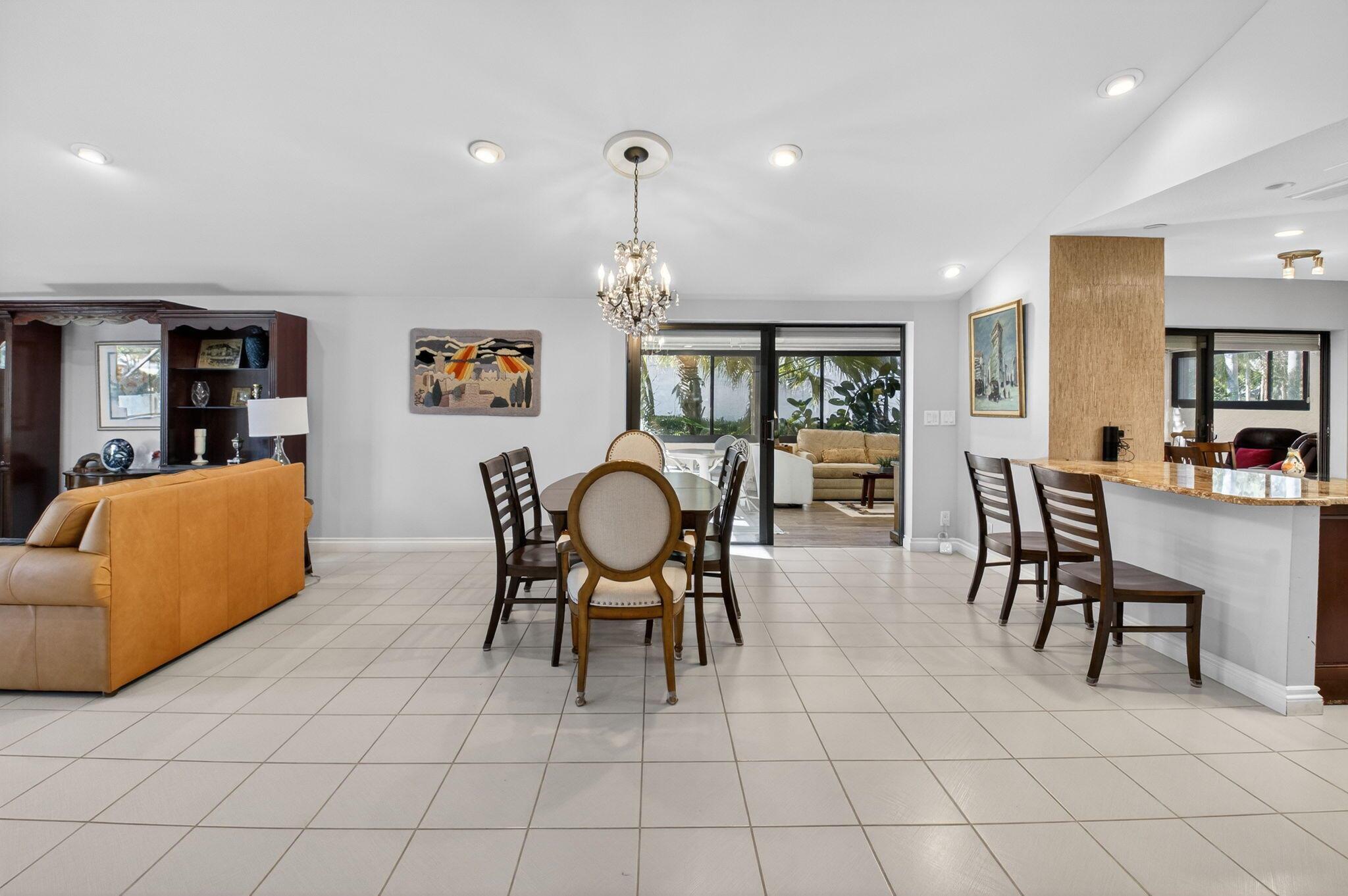 BRISTOL AT HUNTERS RUN CO - Residential