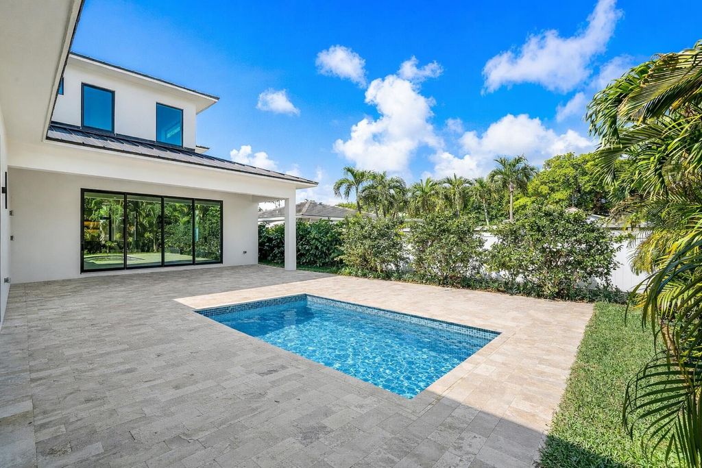 Photo of 213 NE 9th Street, Delray Beach, FL 33444 (MLS # R11150319)