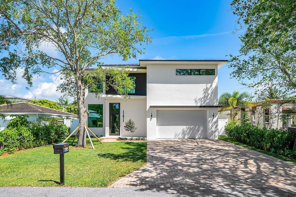 Photo of 213 NE 9th Street, Delray Beach, FL 33444 (MLS # R11150319)