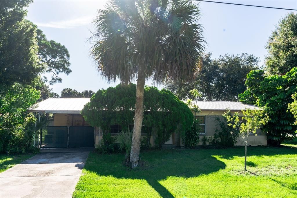 Photo of 5006 Fort Pierce Boulevard, Fort Pierce, FL 34951 (MLS # R10731946)