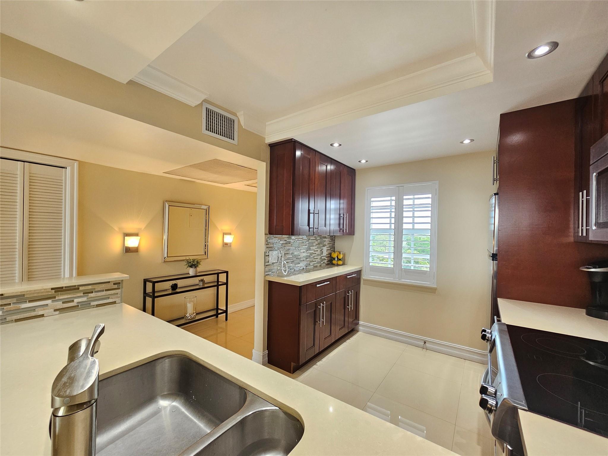 PALM-AIRE COUNTRY - Residential