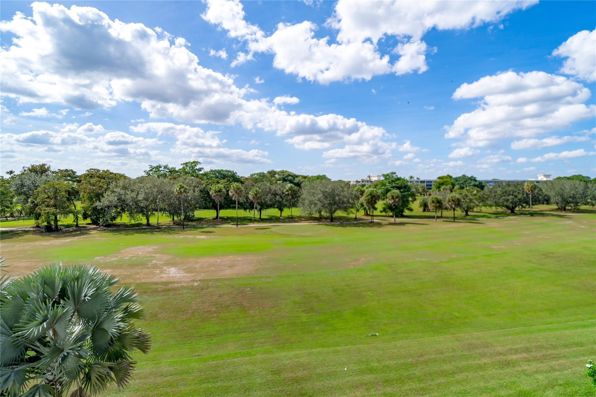 PALM-AIRE COUNTRY - Residential