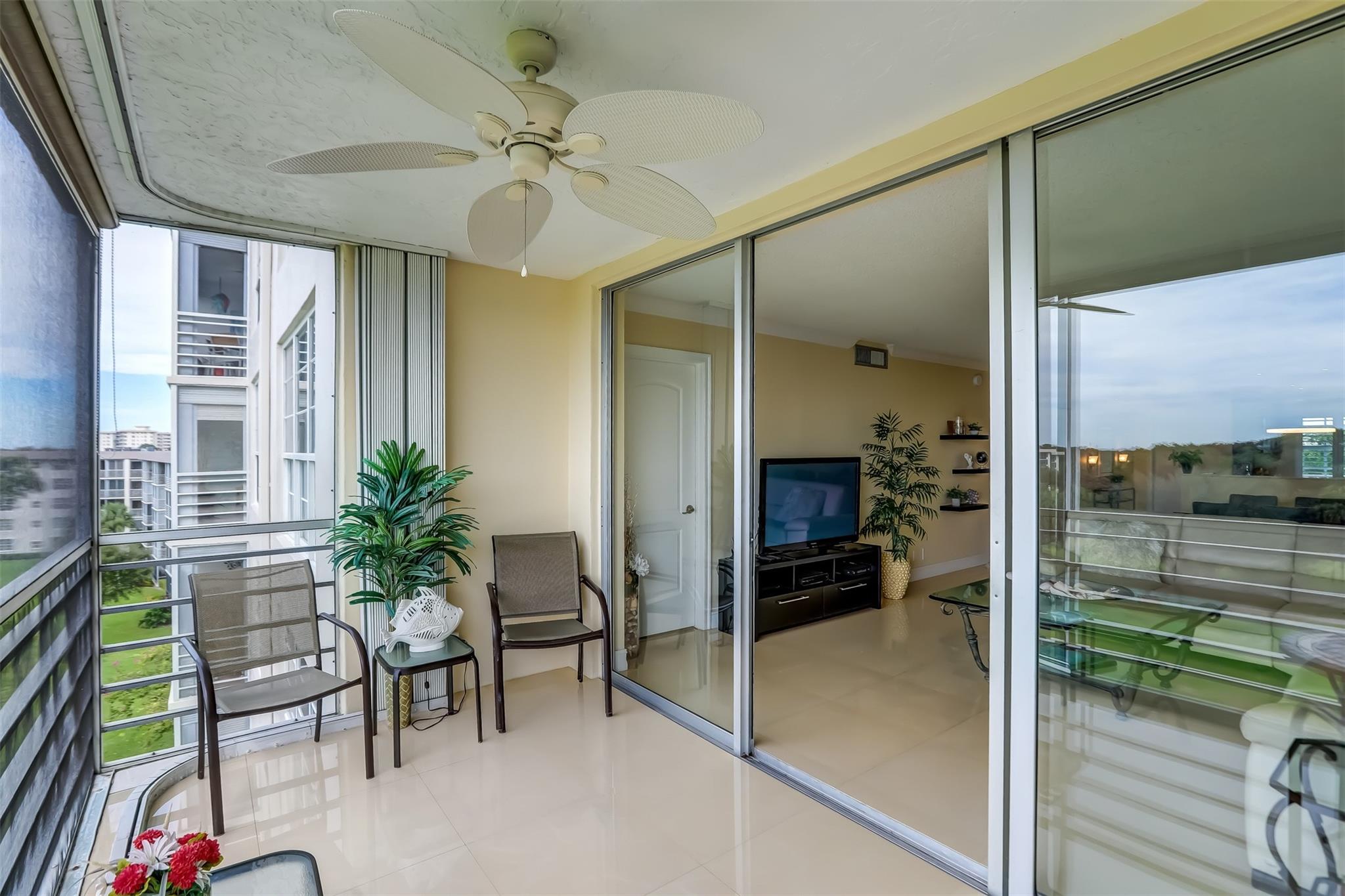 PALM-AIRE COUNTRY - Residential