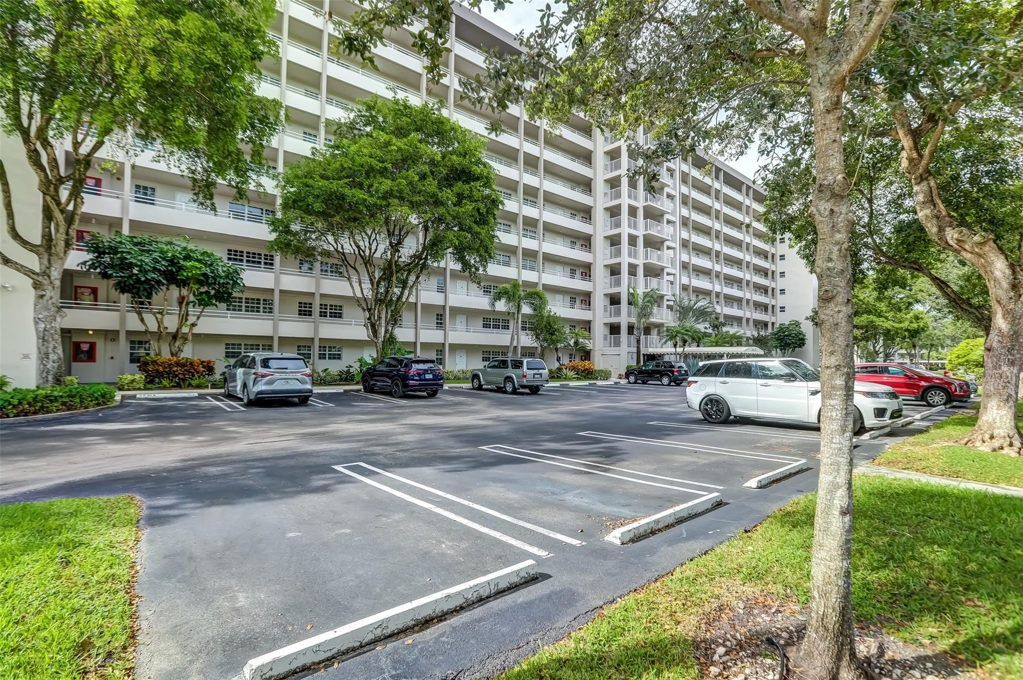 PALM-AIRE COUNTRY - Residential