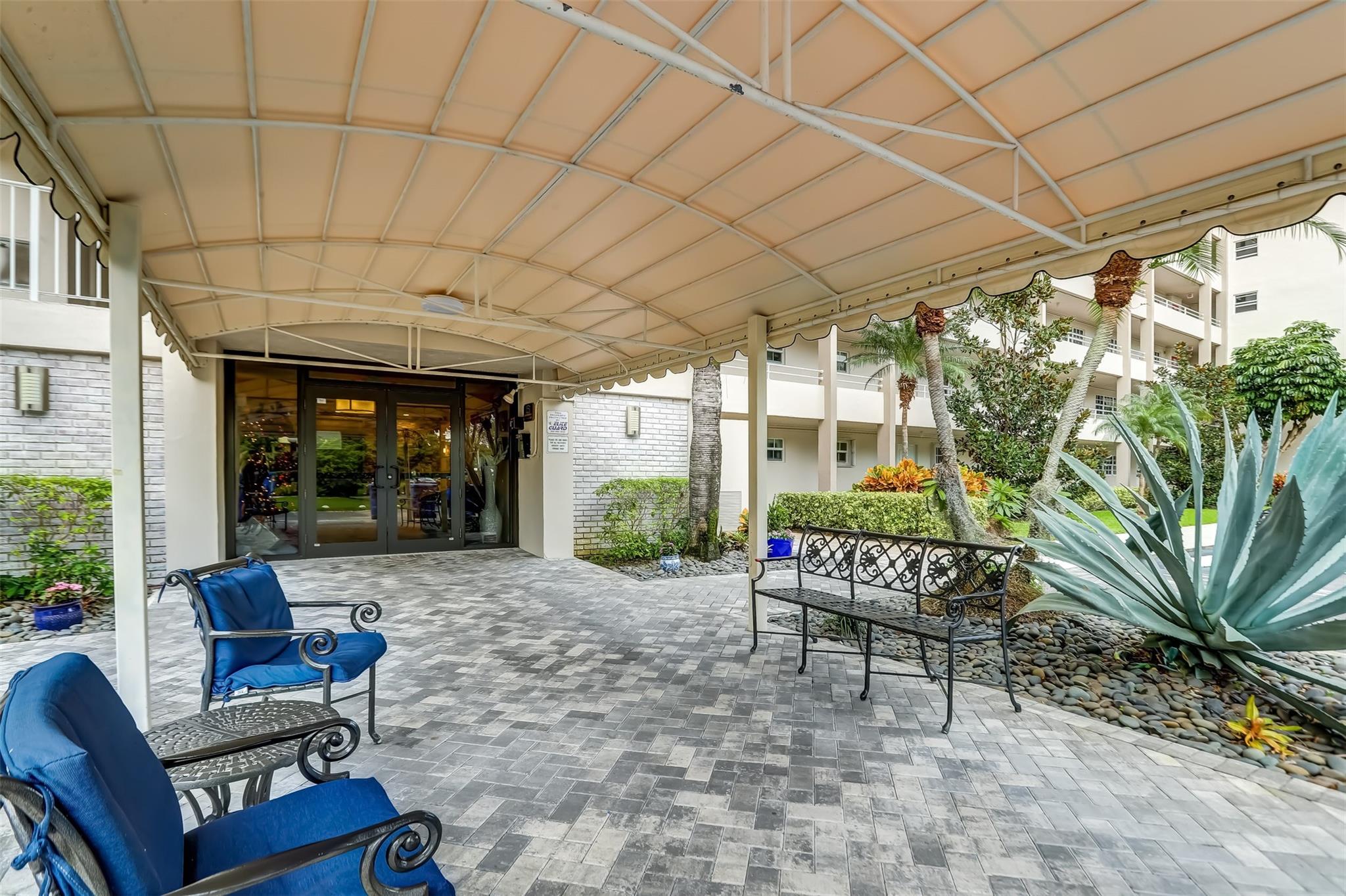 PALM-AIRE COUNTRY - Residential
