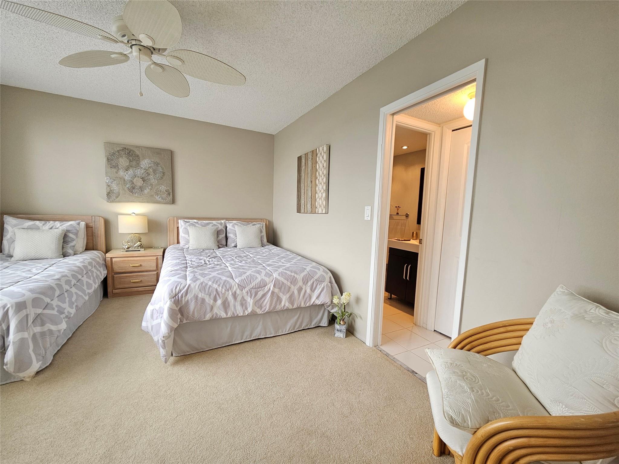 PALM-AIRE COUNTRY - Residential