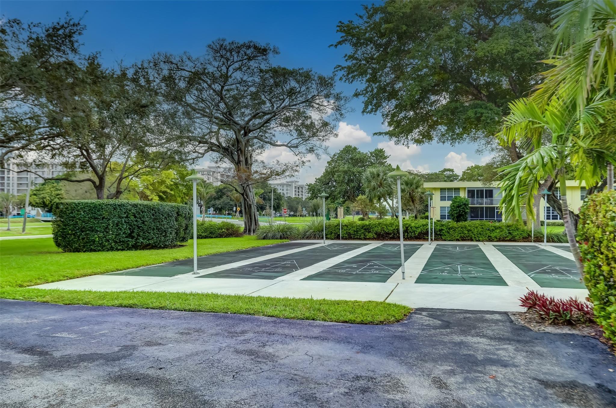 PALM-AIRE COUNTRY - Residential