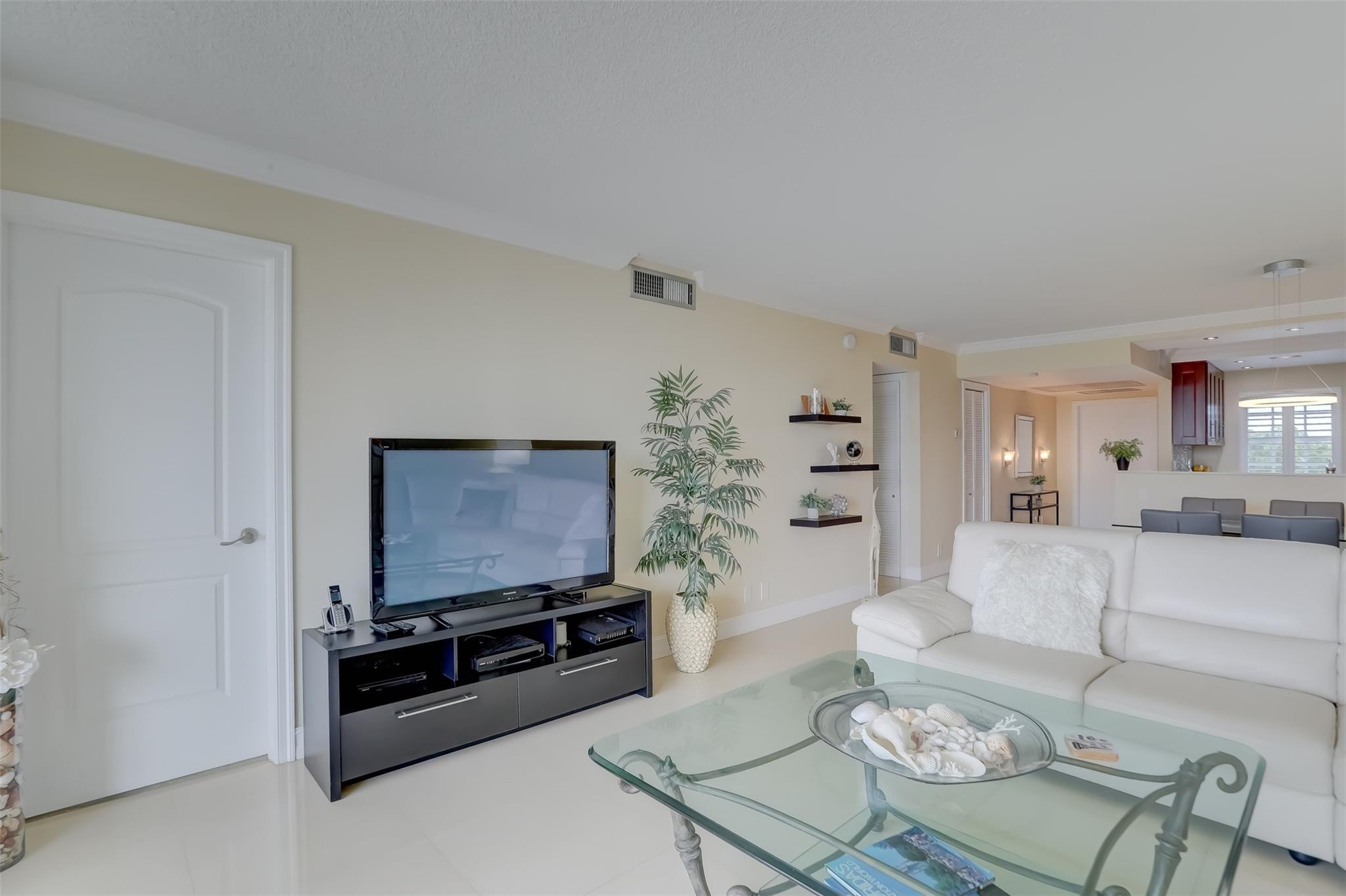 PALM-AIRE COUNTRY - Residential