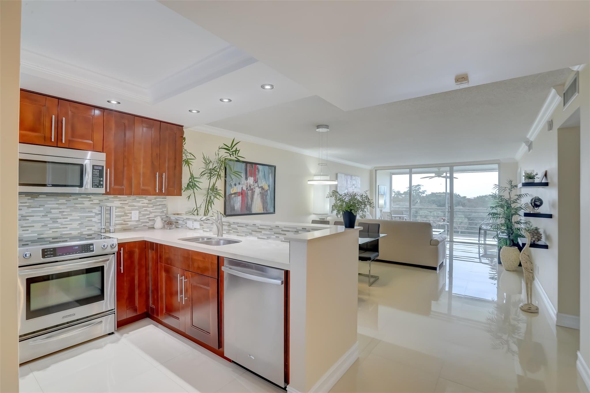 PALM-AIRE COUNTRY - Residential