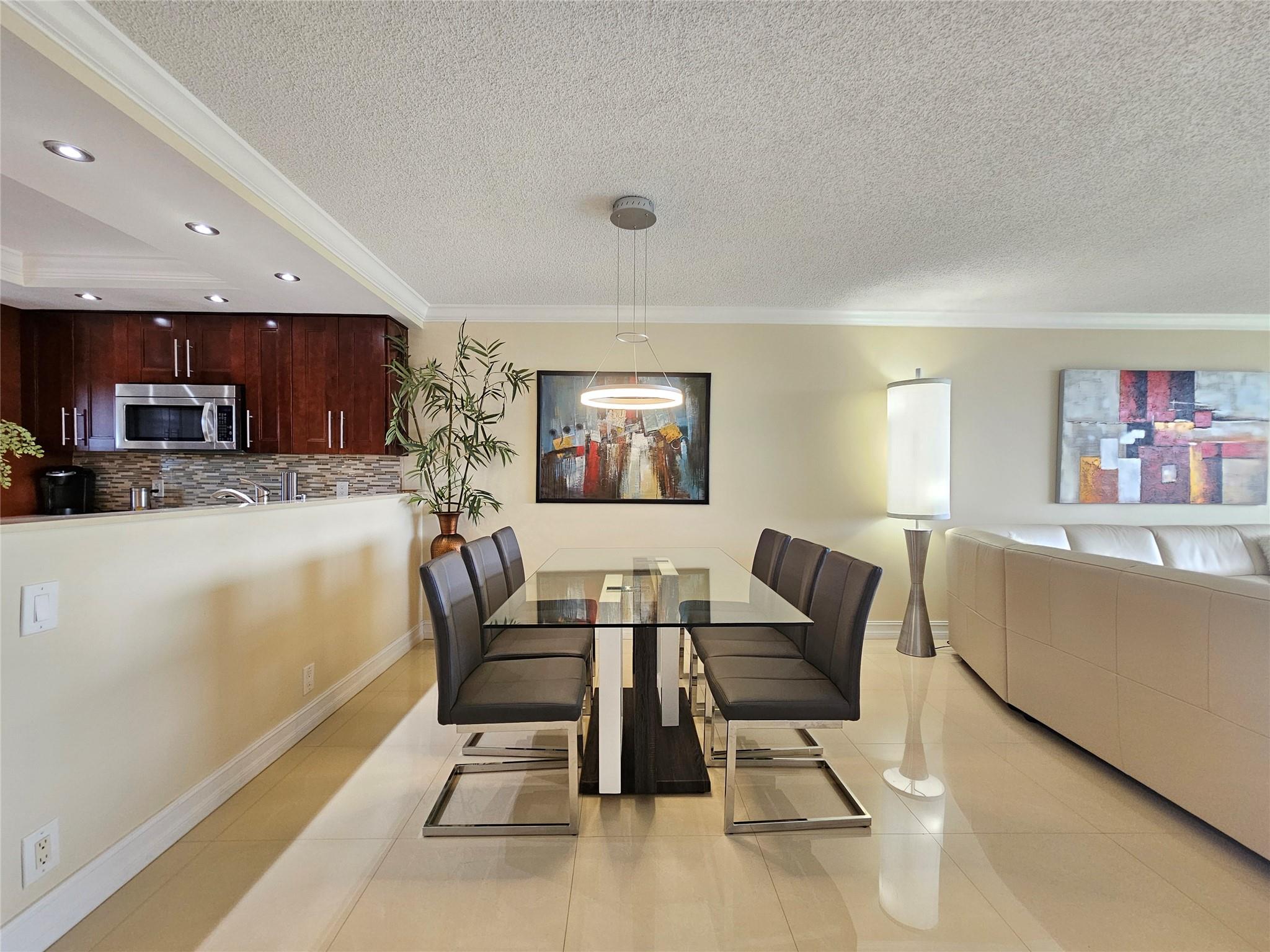 PALM-AIRE COUNTRY - Residential
