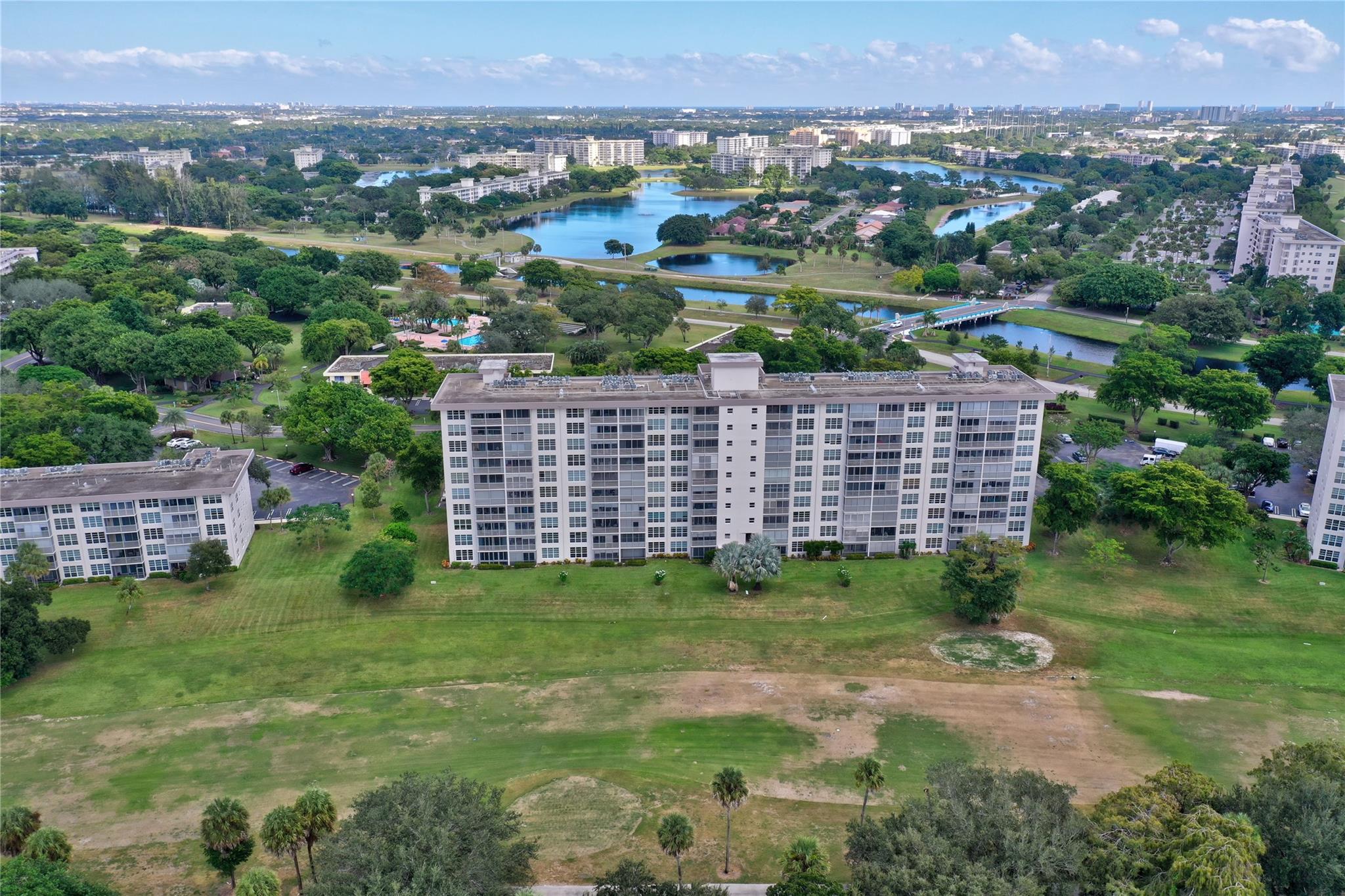 PALM-AIRE COUNTRY - Residential
