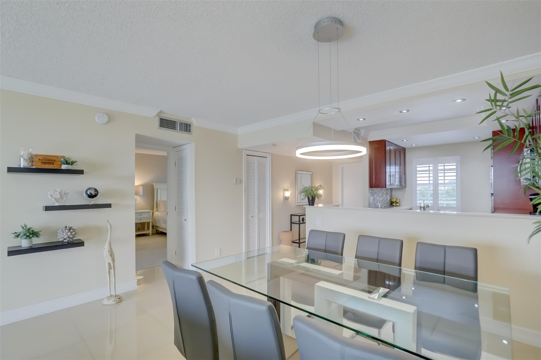 PALM-AIRE COUNTRY - Residential