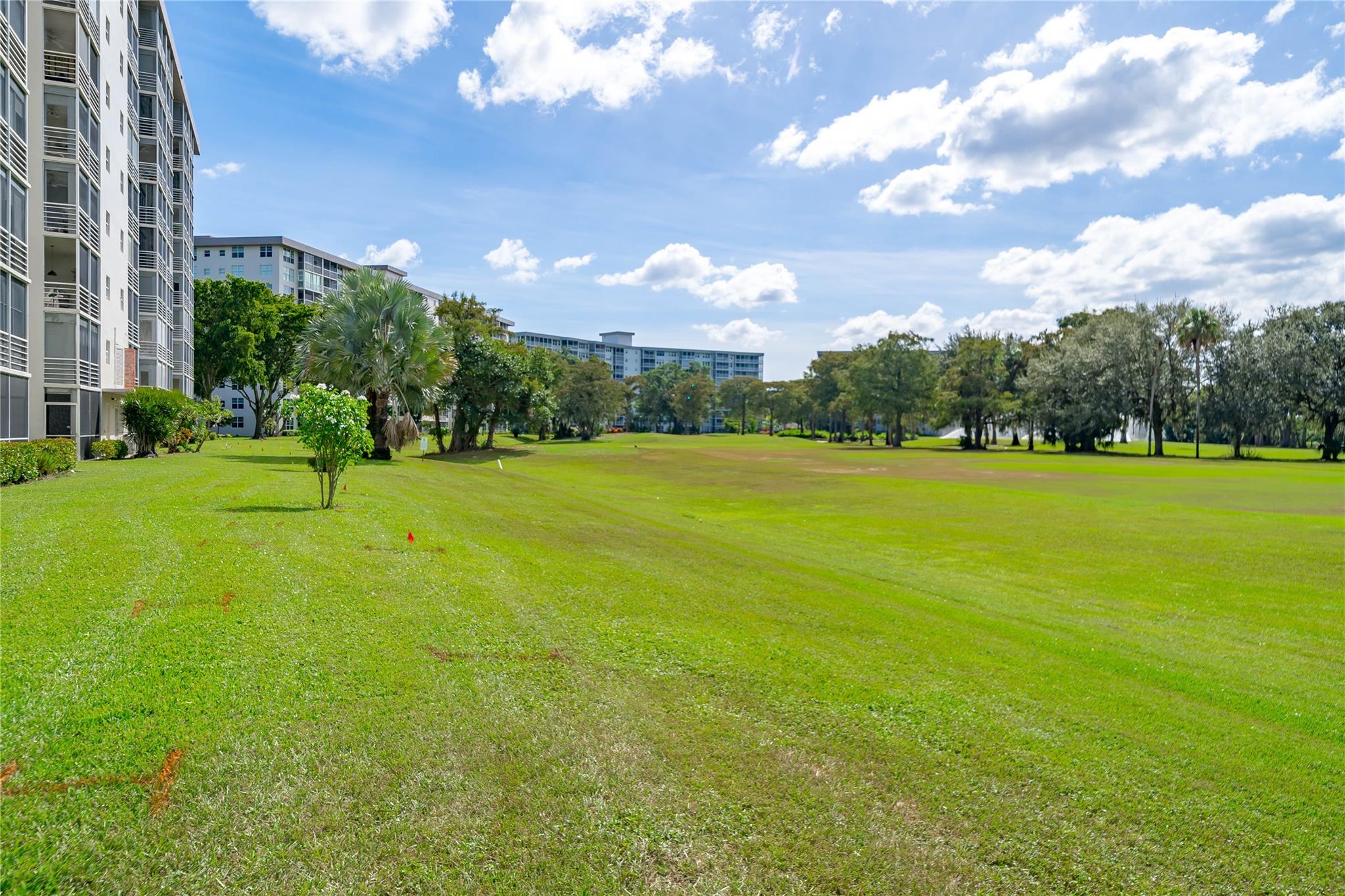 PALM-AIRE COUNTRY - Residential
