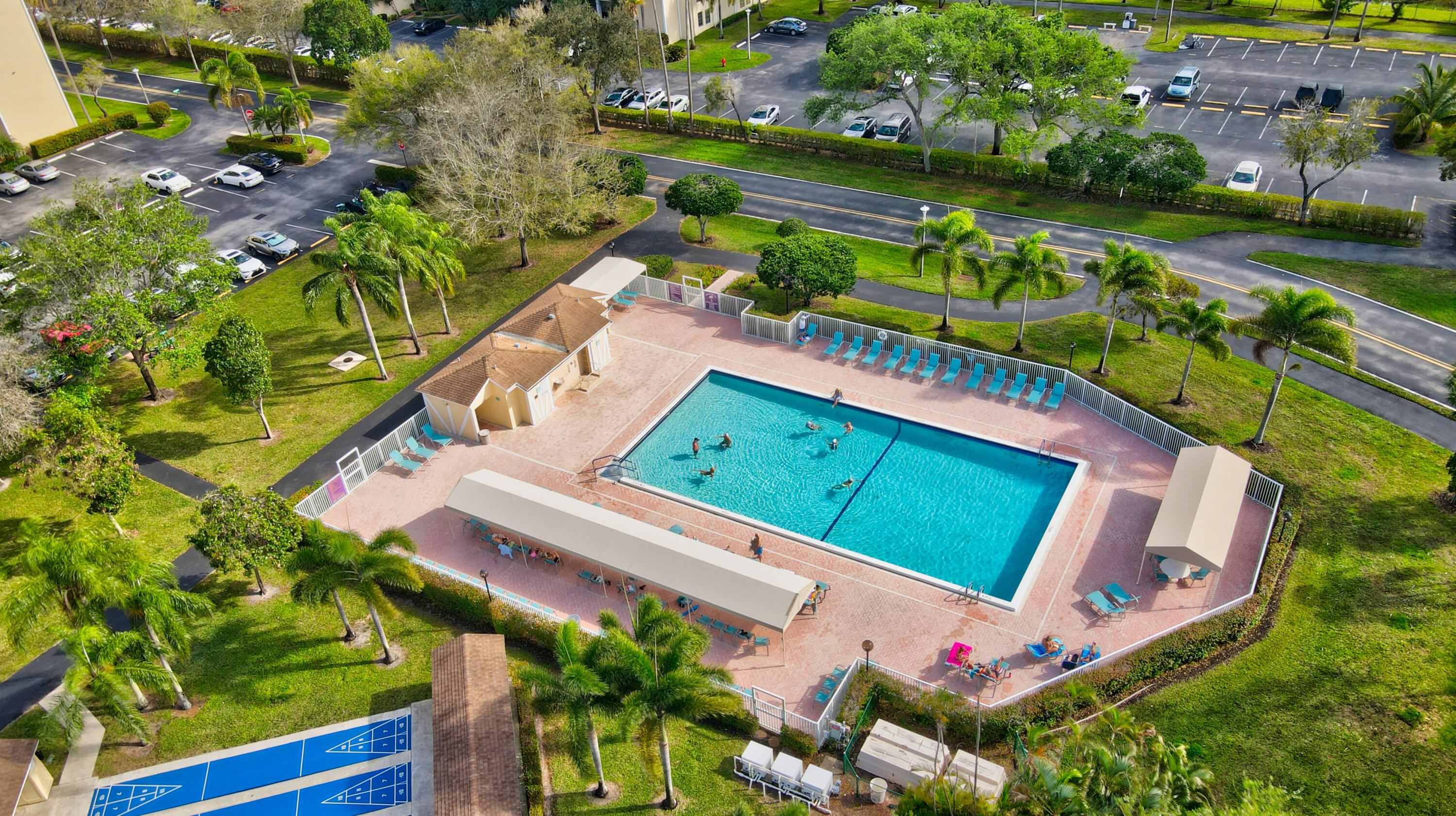 HUNTINGTON LAKES SEC FIVE CONDOS - Residential Lease