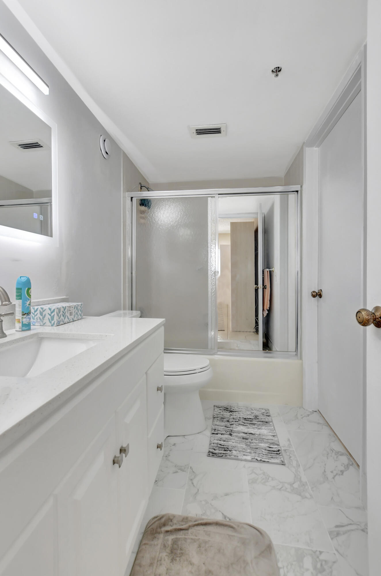 HUNTINGTON LAKES SEC FIVE CONDOS - Residential Lease