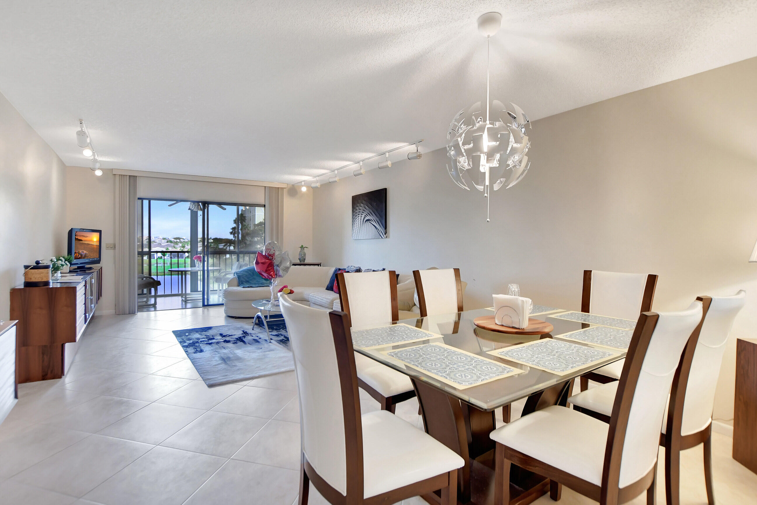 HUNTINGTON LAKES SEC FIVE CONDOS - Residential Lease