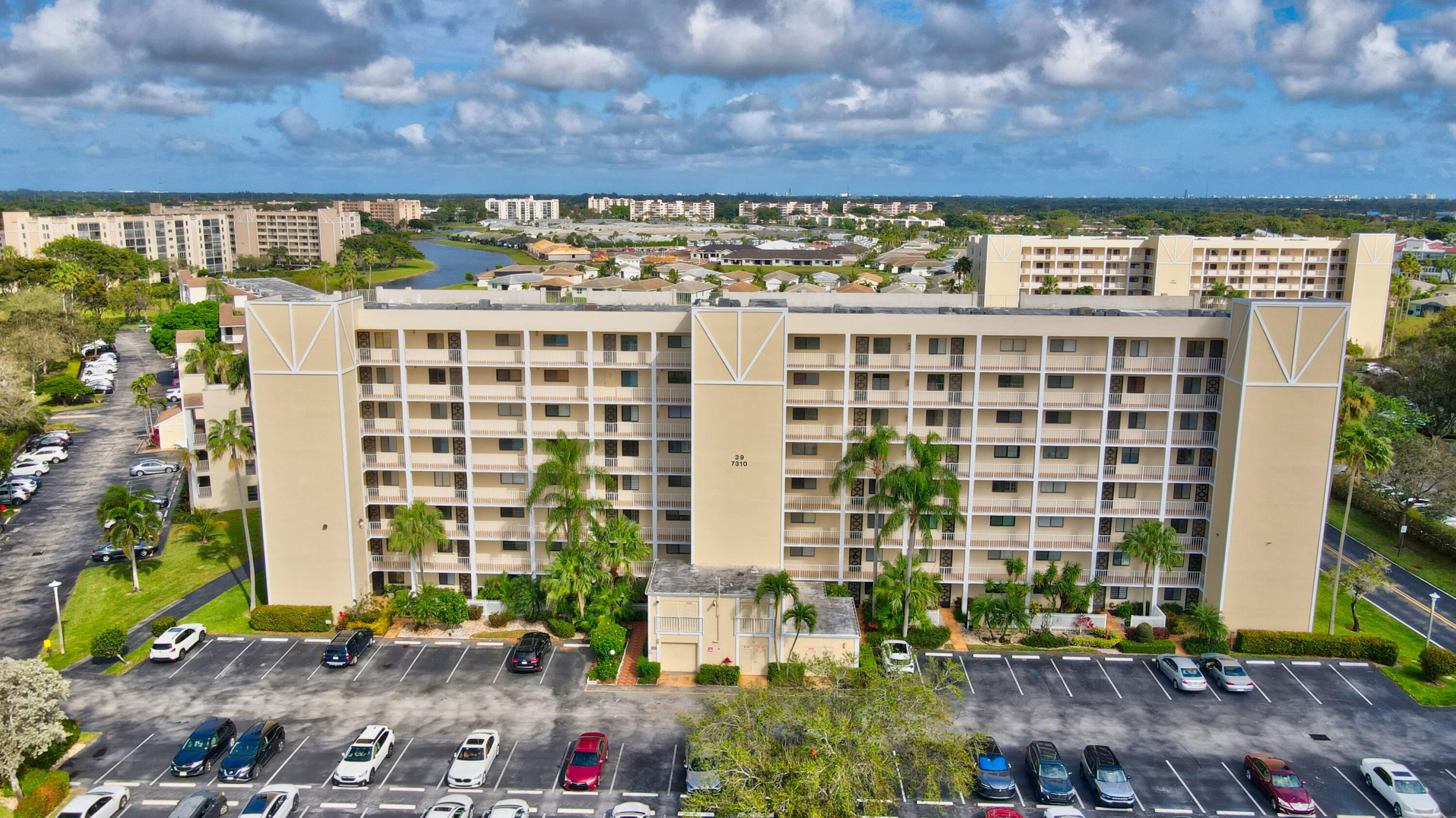 HUNTINGTON LAKES SEC FIVE CONDOS - Residential Lease