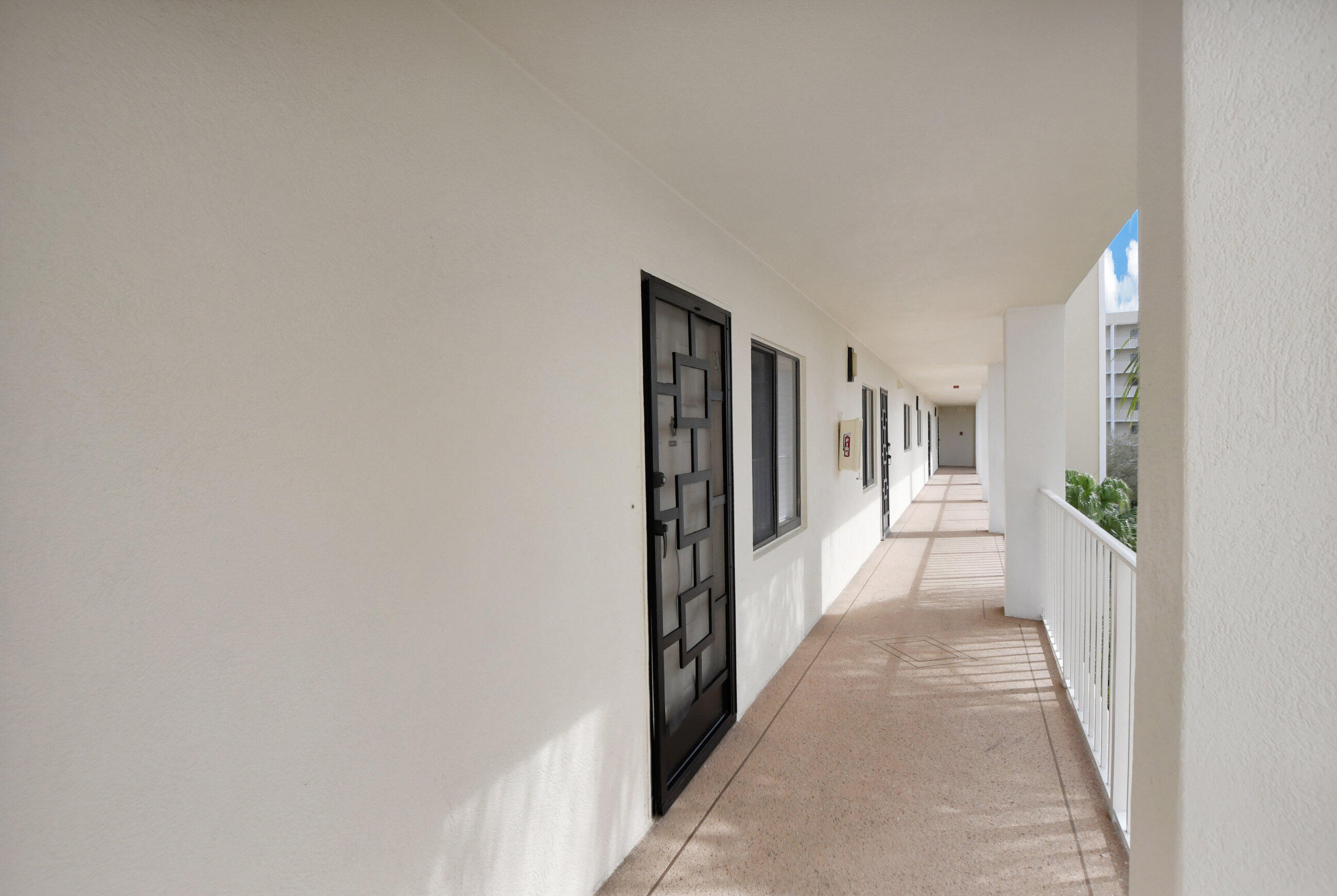 HUNTINGTON LAKES SEC FIVE CONDOS - Residential Lease