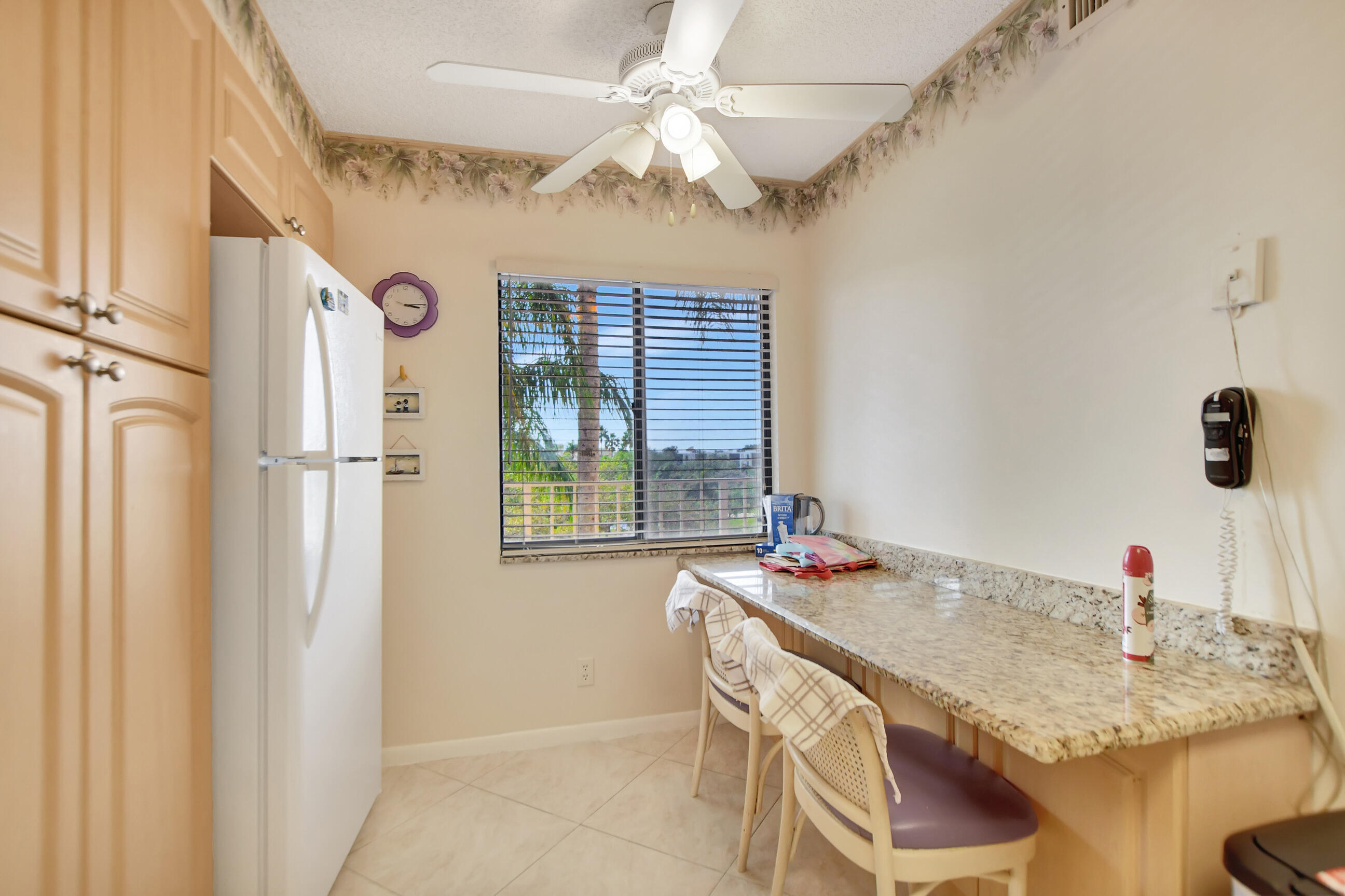 HUNTINGTON LAKES SEC FIVE CONDOS - Residential Lease