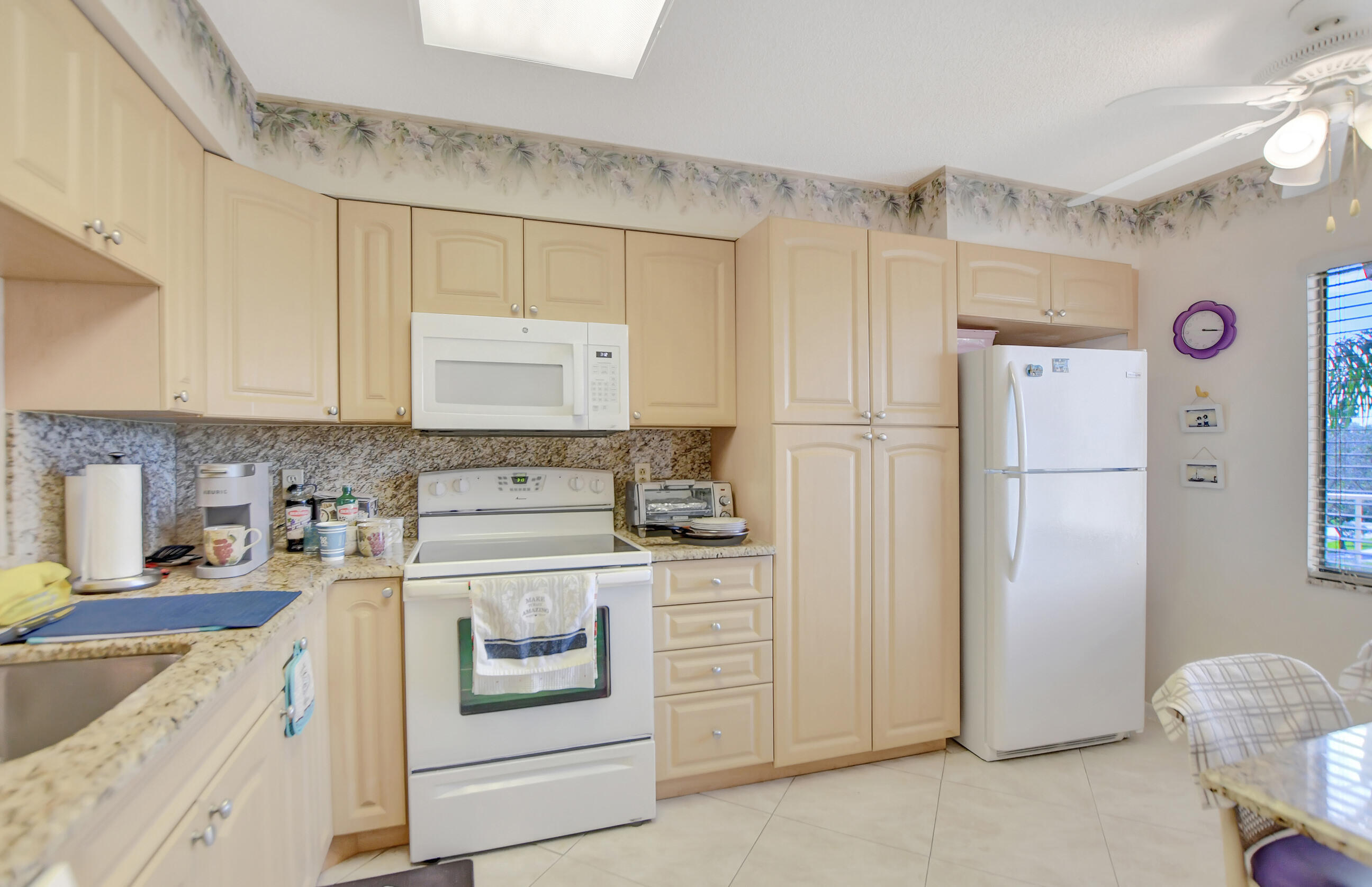 HUNTINGTON LAKES SEC FIVE CONDOS - Residential Lease