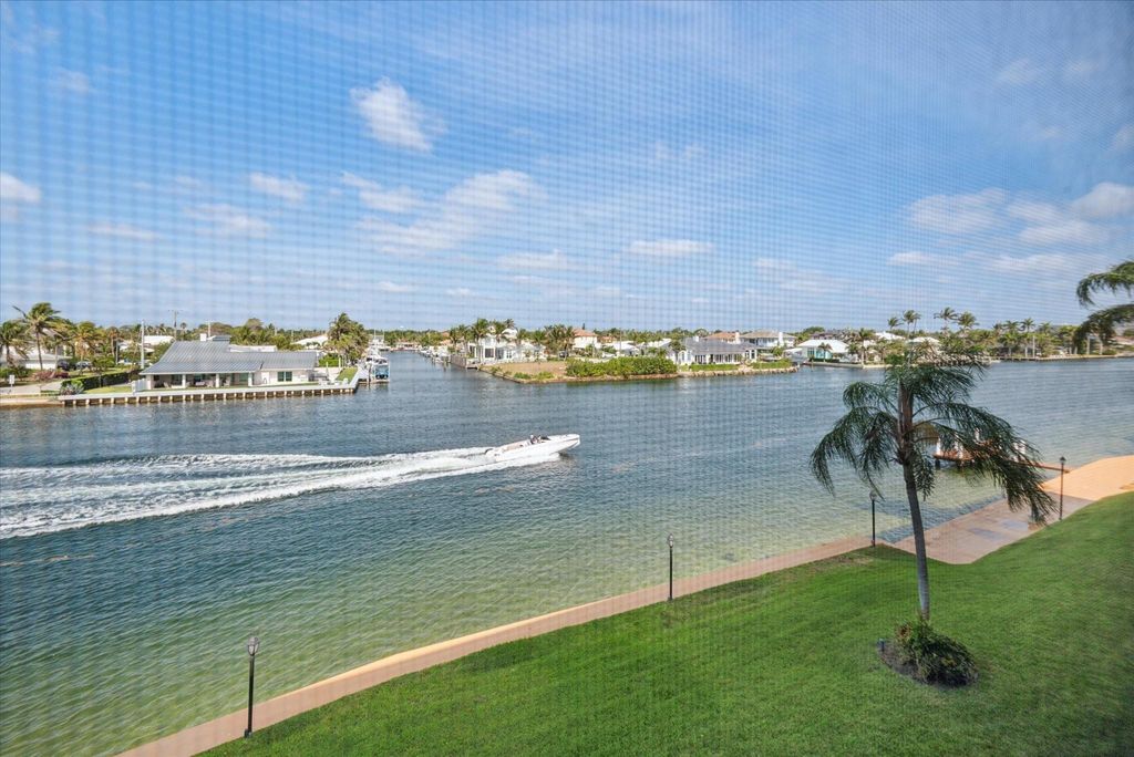 Photo of 985 SE 19th Avenue #303, Deerfield Beach, FL 33441 (MLS # F10440591)