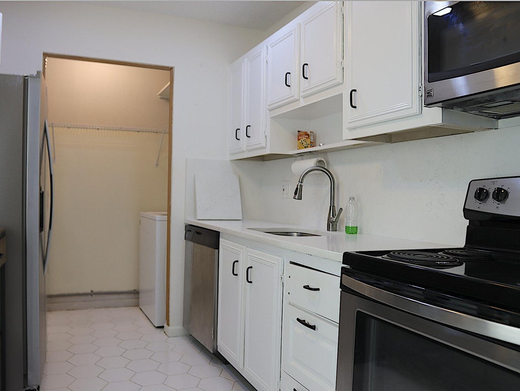 Photo of 280 Cape Cod Circle #A, Lake Worth, FL 33467 (MLS # R11038967)