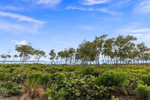 A home in Hutchinson Island