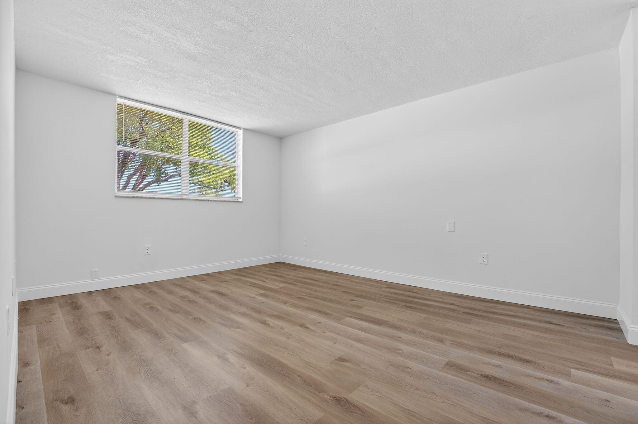 LIME BAY CONDOMINIUM 1 - Residential