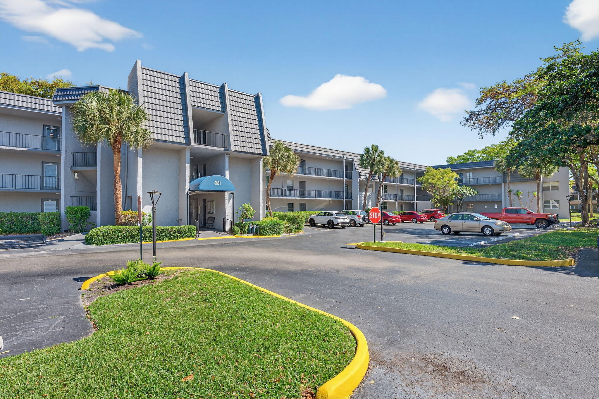 LIME BAY CONDOMINIUM 1 - Residential