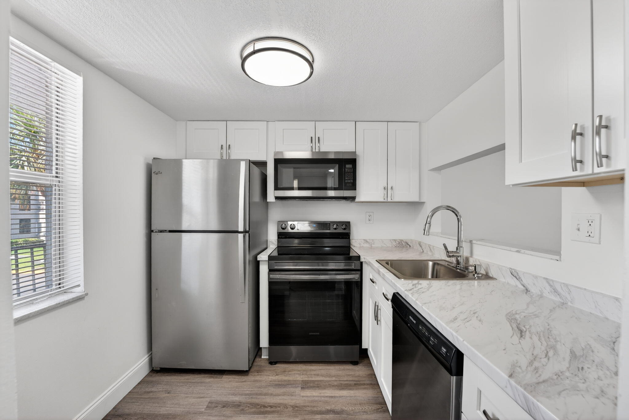 LIME BAY CONDOMINIUM 1 - Residential