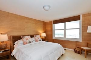 Twenty Two Ninety Five South Ocean Blvd Corp 2295 - Residential