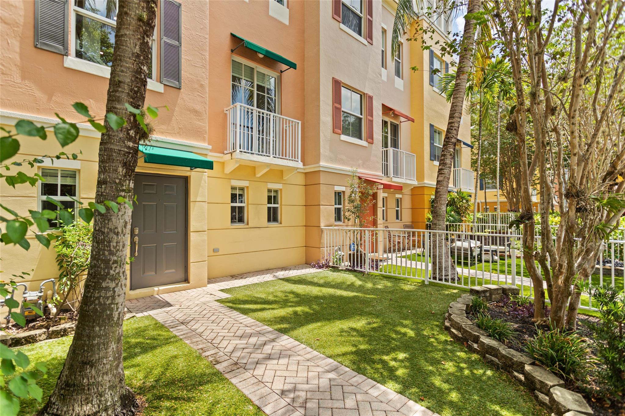 530 NE 7th Ave 1