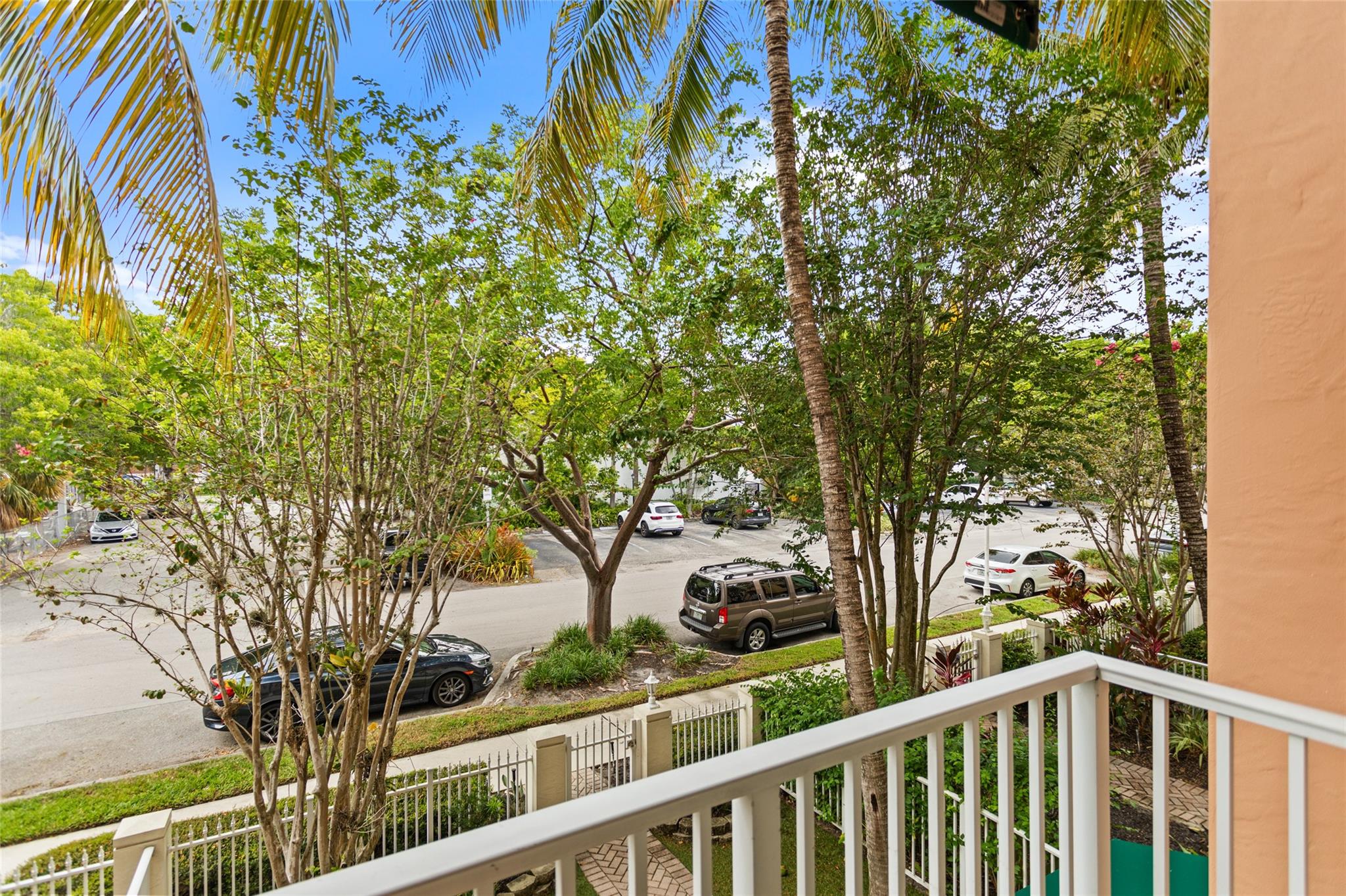 530 NE 7th Ave 1