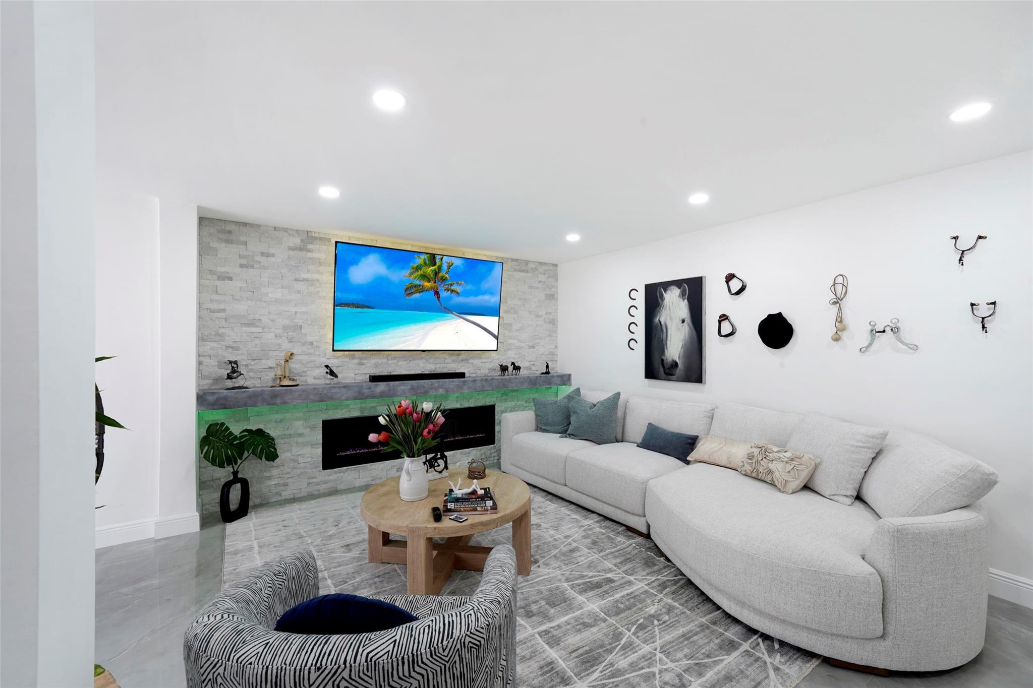 3559 Magellan Cir 326-2