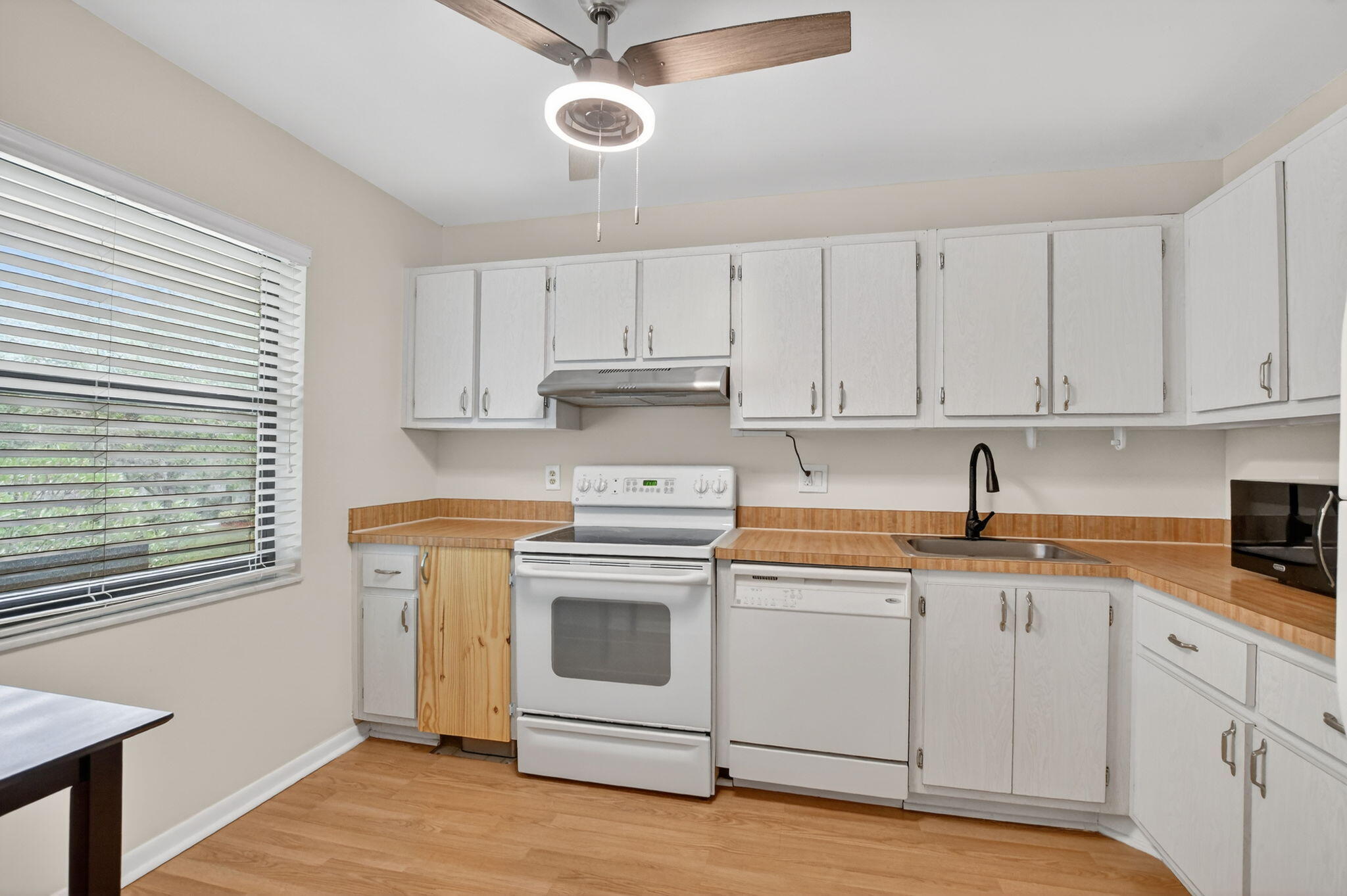 HORIZONS OF BOCA LAGO CONDO - Residential