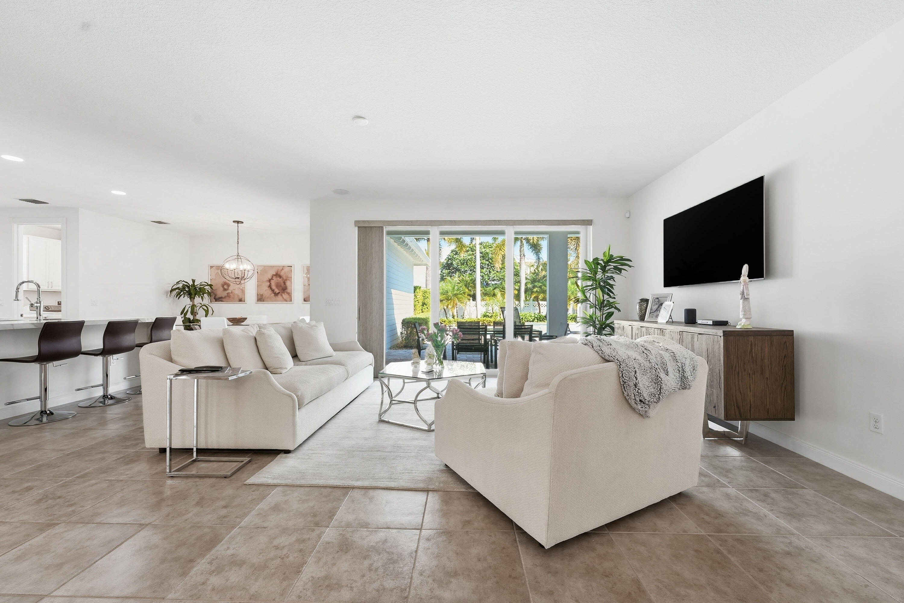 3443 S Caroline Street, Jupiter, FL, 33458/$2,150,000 4 3443 S Caroline Street