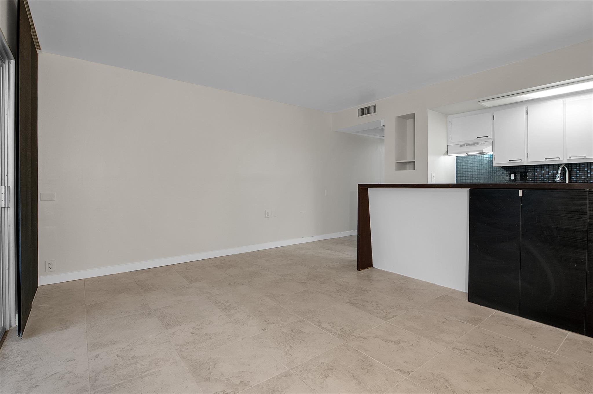 WYNMOOR VILLAGE - Residential