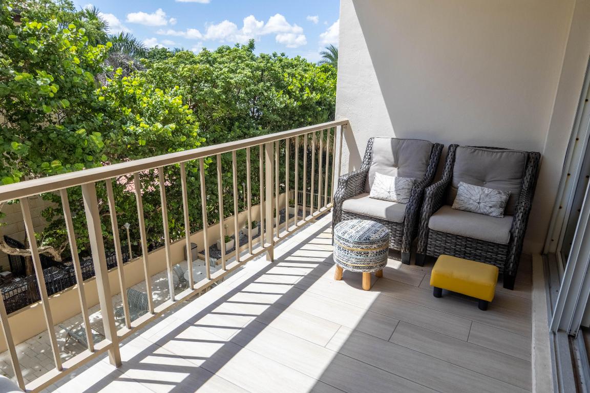 LANDMARK AT HILLSBORO CONDO - Residential