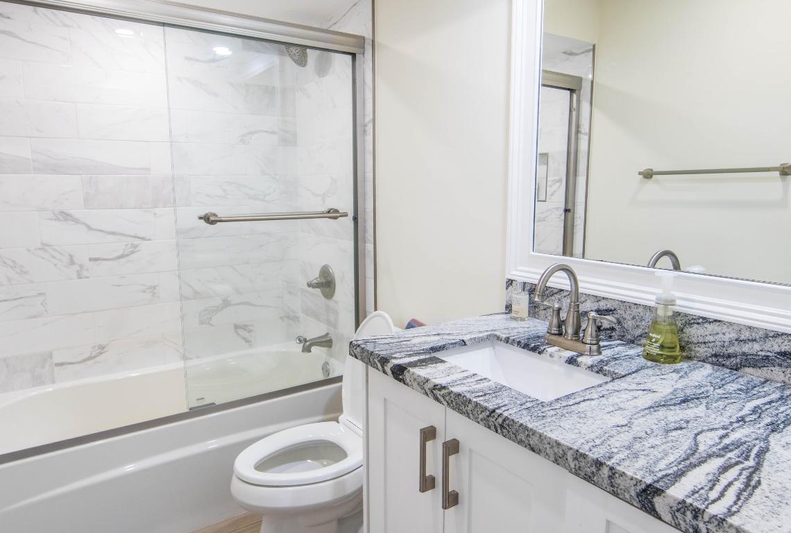 LANDMARK AT HILLSBORO CONDO - Residential