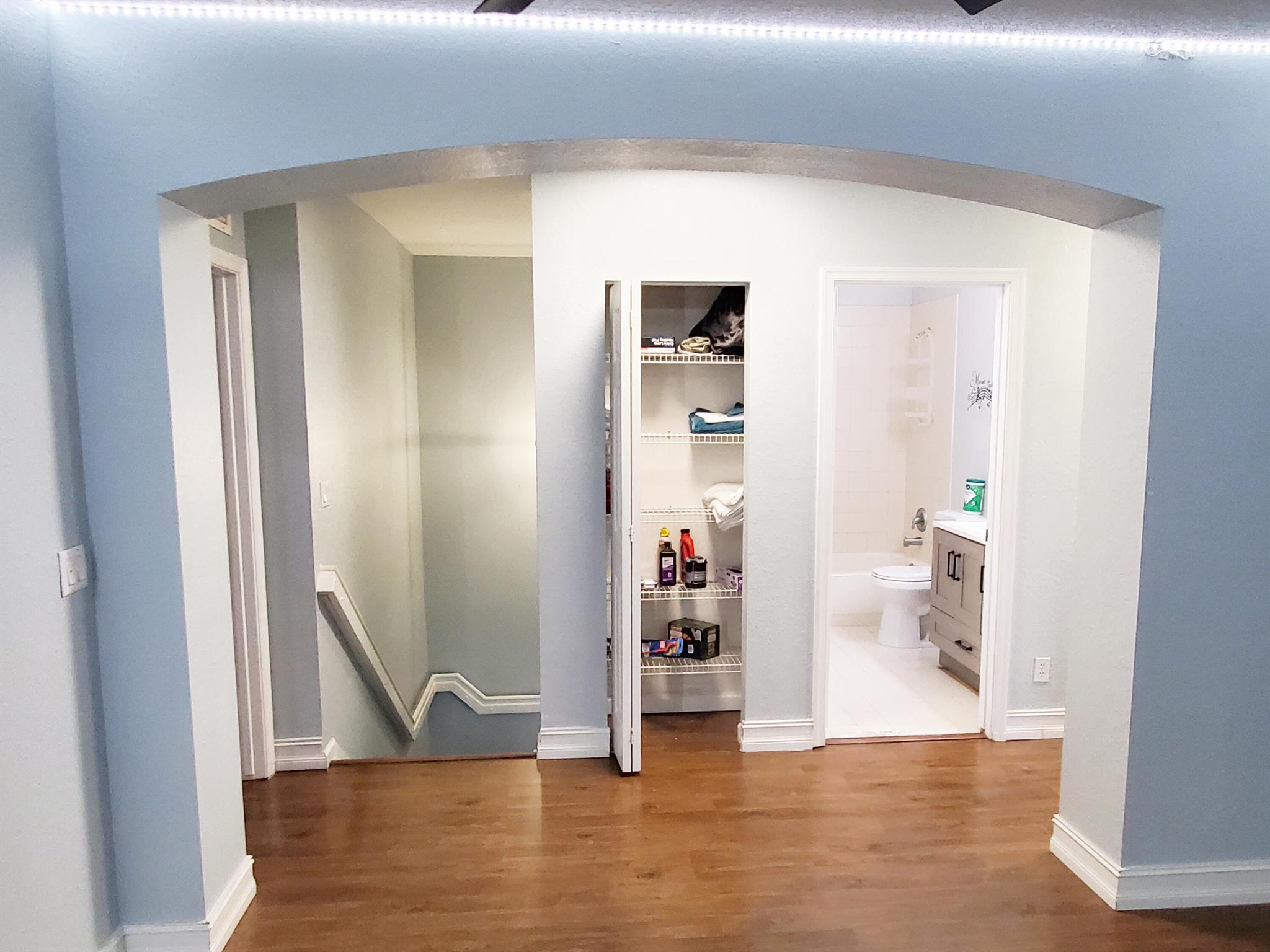 THOUSAND OAKS - Residential