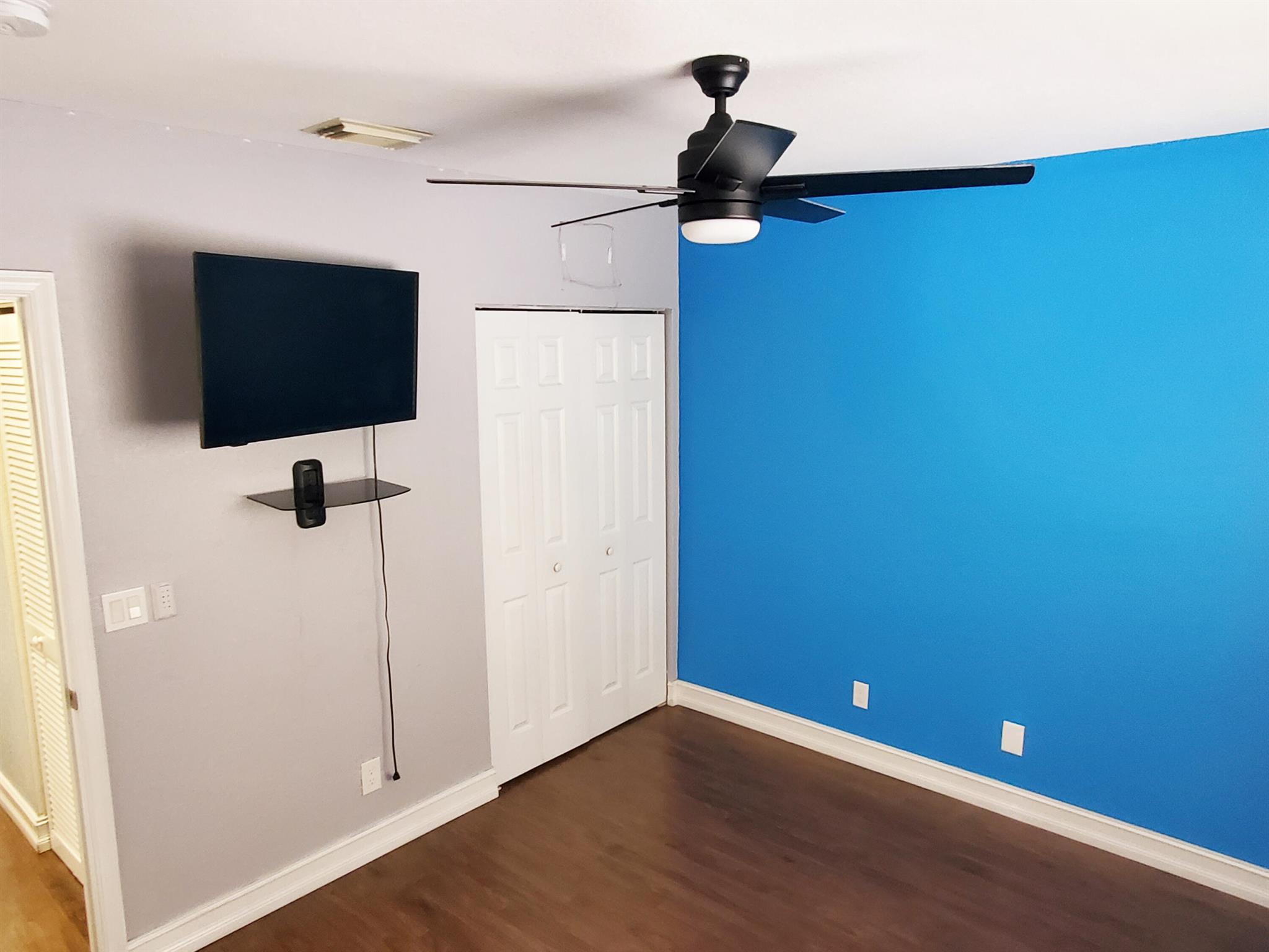 THOUSAND OAKS - Residential