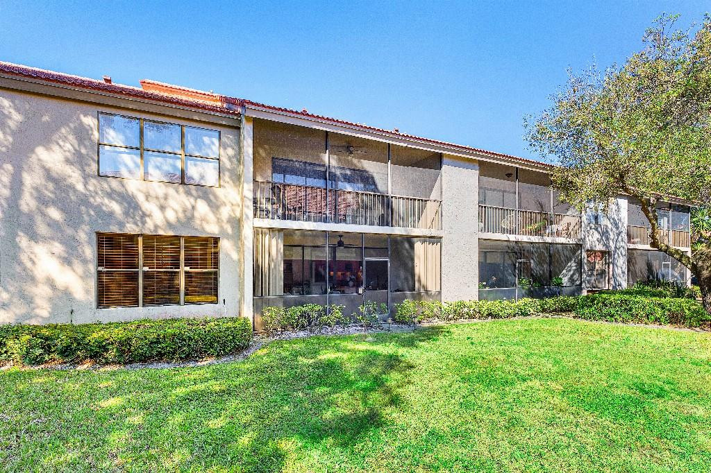 COACH HOUSES OF TOWN PLAC - Residential