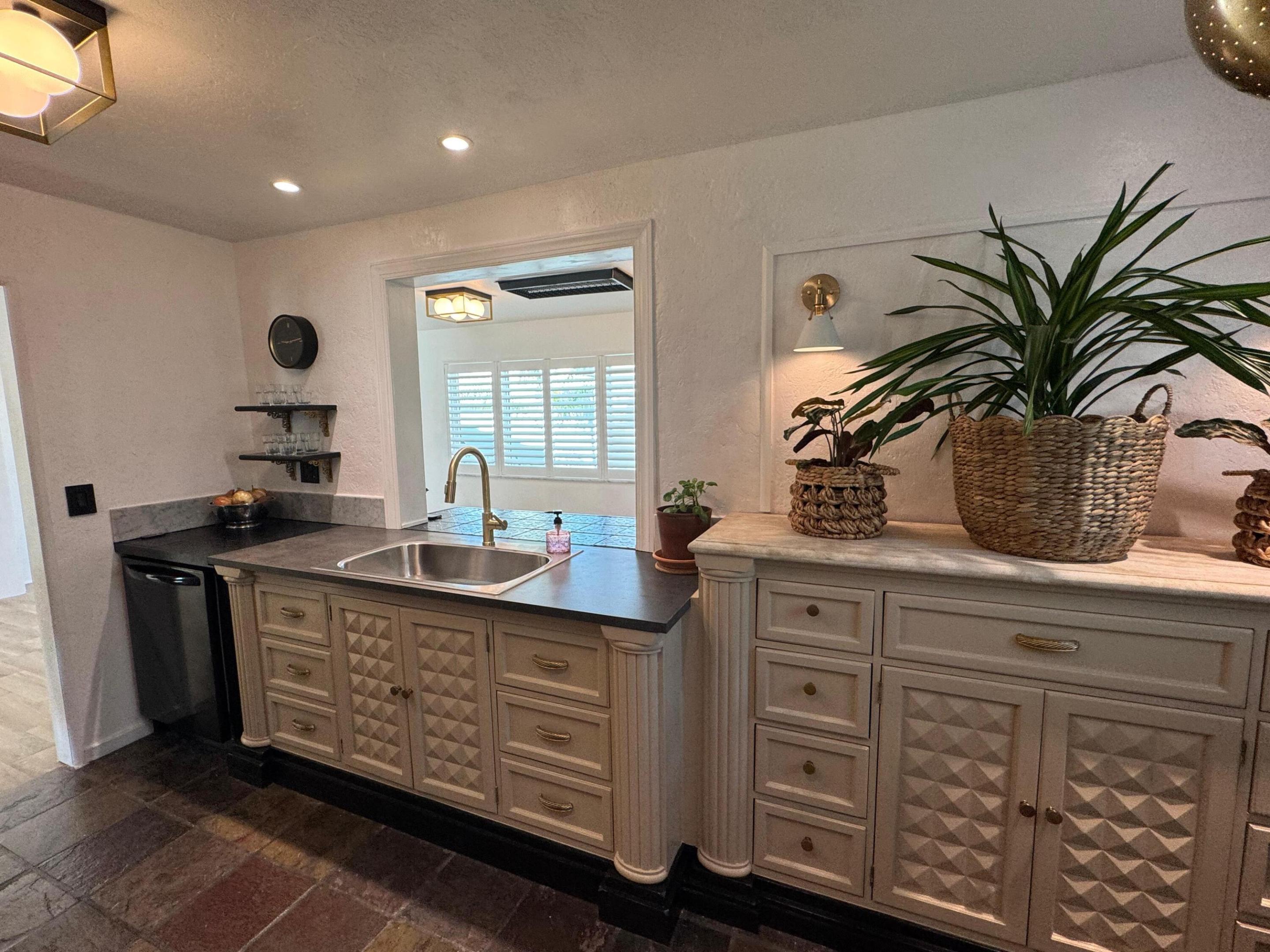 2099 SW Lake Circle Drive