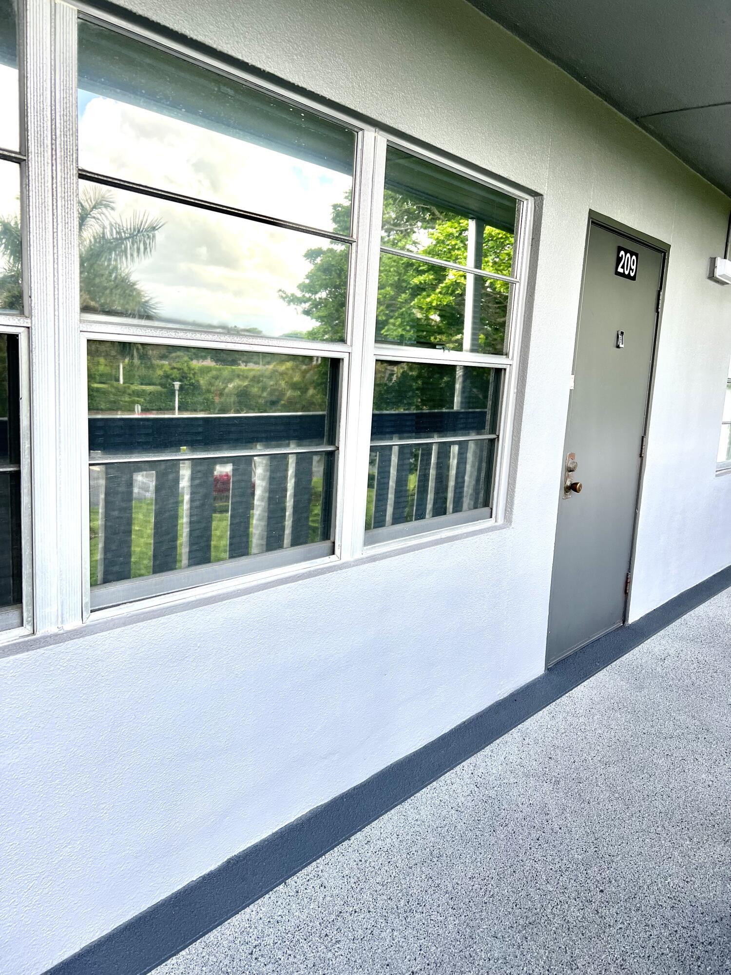 SUFFOLK AT CENTURY VILLAGE CONDO - Residential Lease