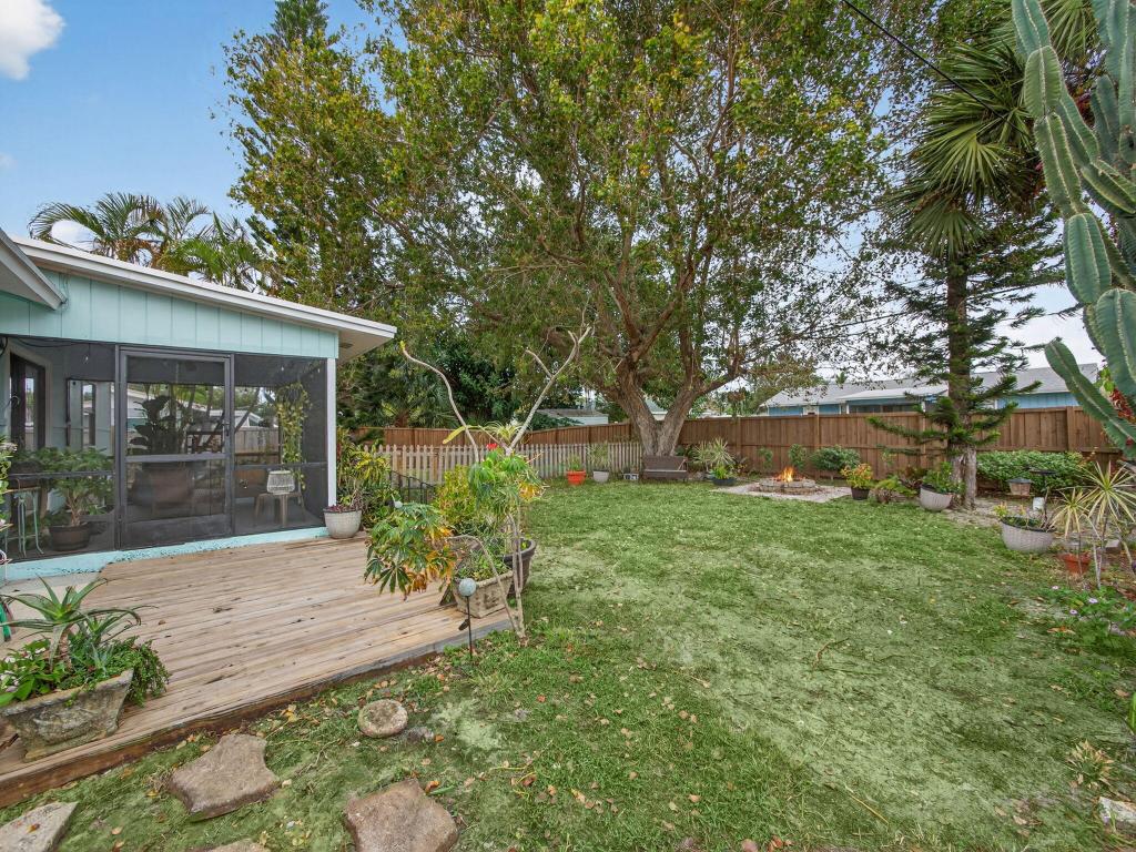 PALM LAKE PARK - Residential