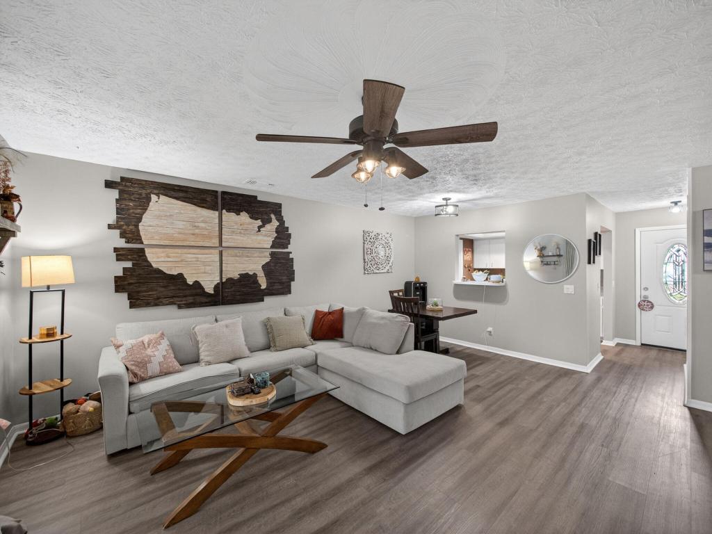 PALM LAKE PARK - Residential